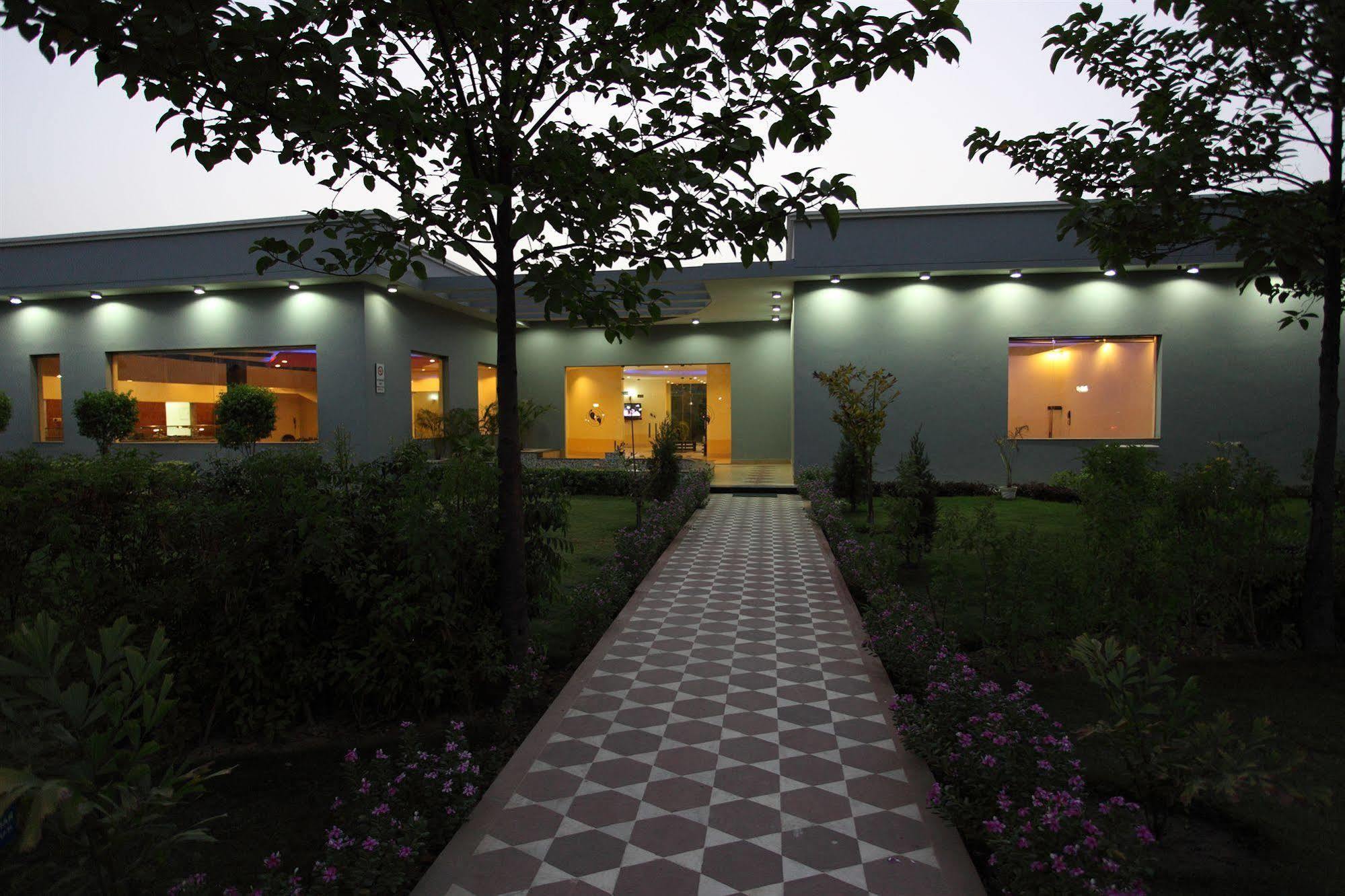 Shri Radha Brij Vasundhara Resort & Spa Govardhan Exterior photo