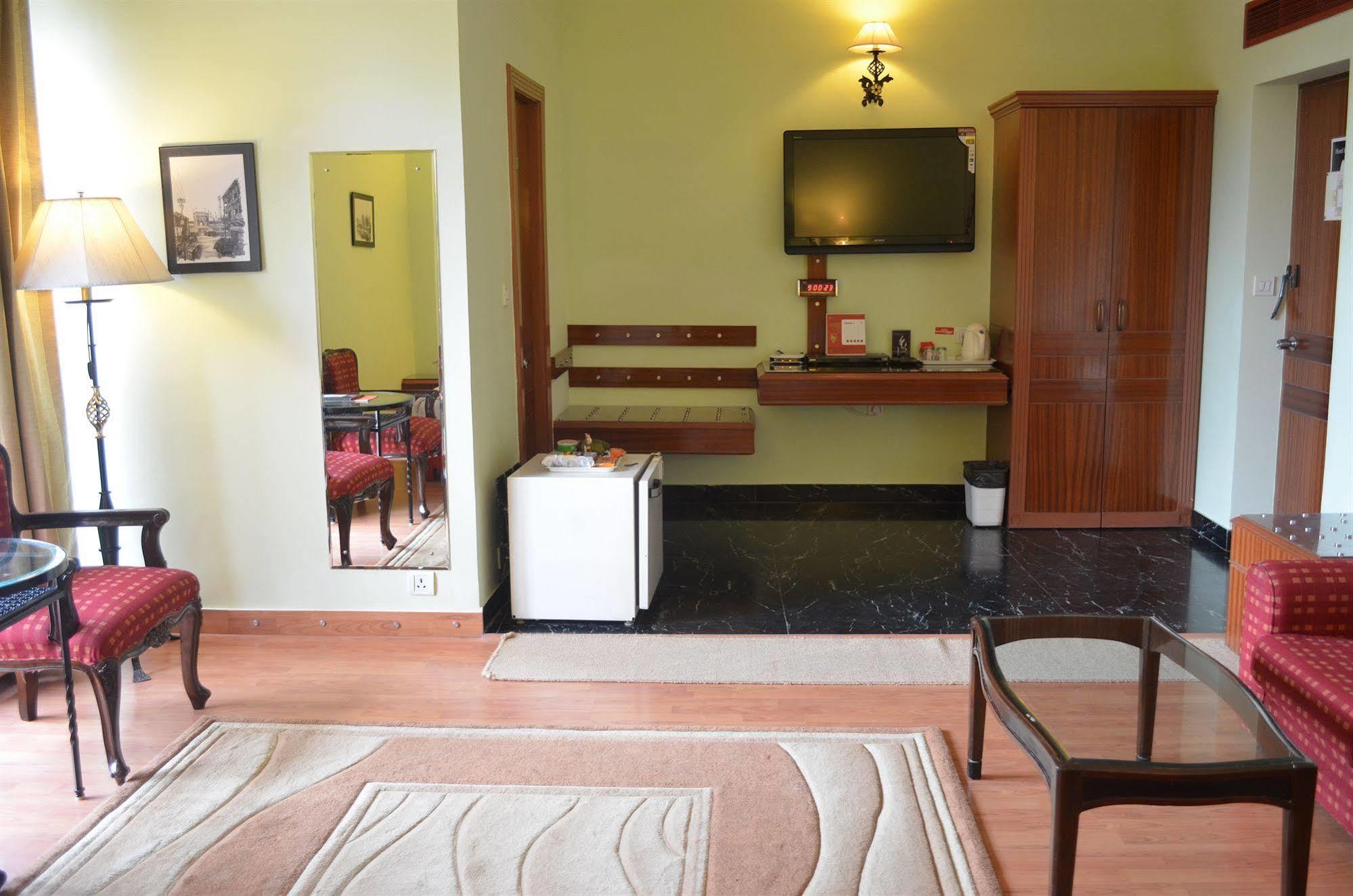 Shri Radha Brij Vasundhara Resort & Spa Govardhan Exterior photo