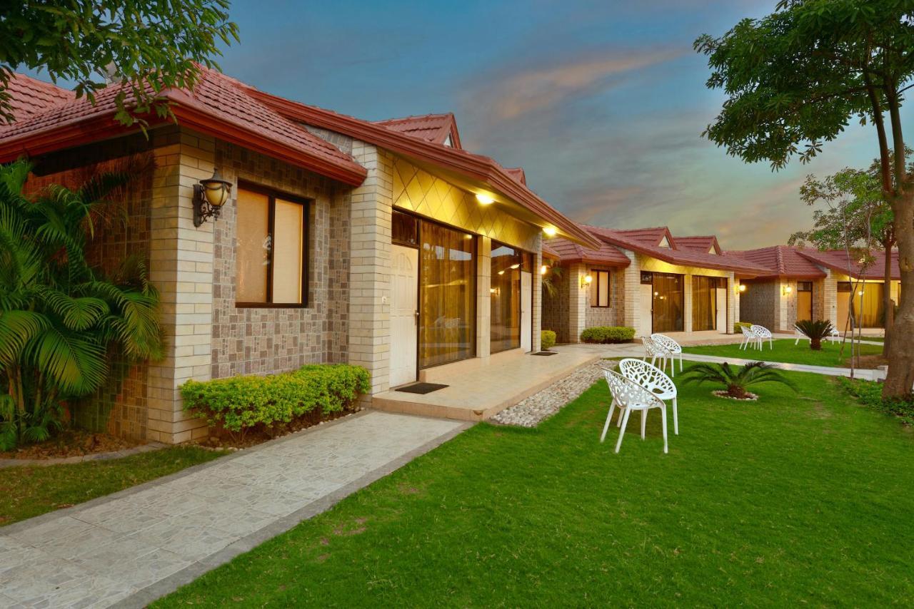 Shri Radha Brij Vasundhara Resort & Spa Govardhan Exterior photo