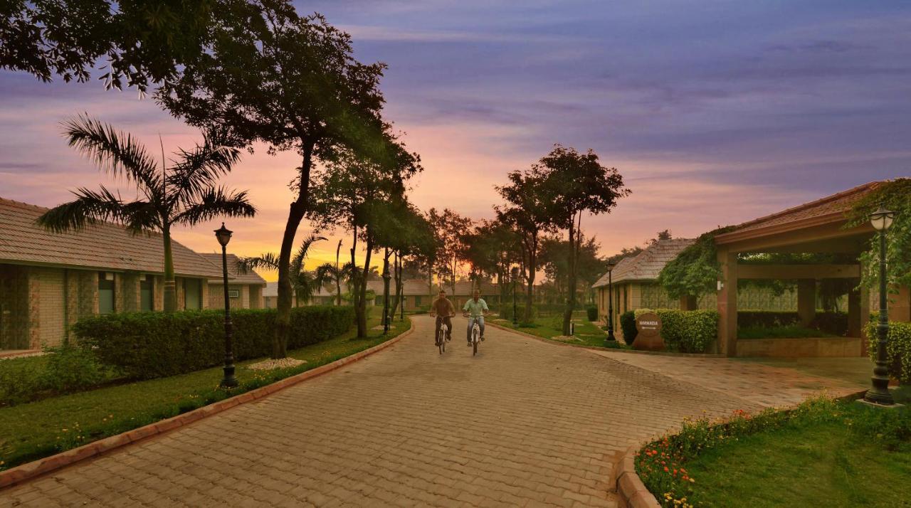 Shri Radha Brij Vasundhara Resort & Spa Govardhan Exterior photo